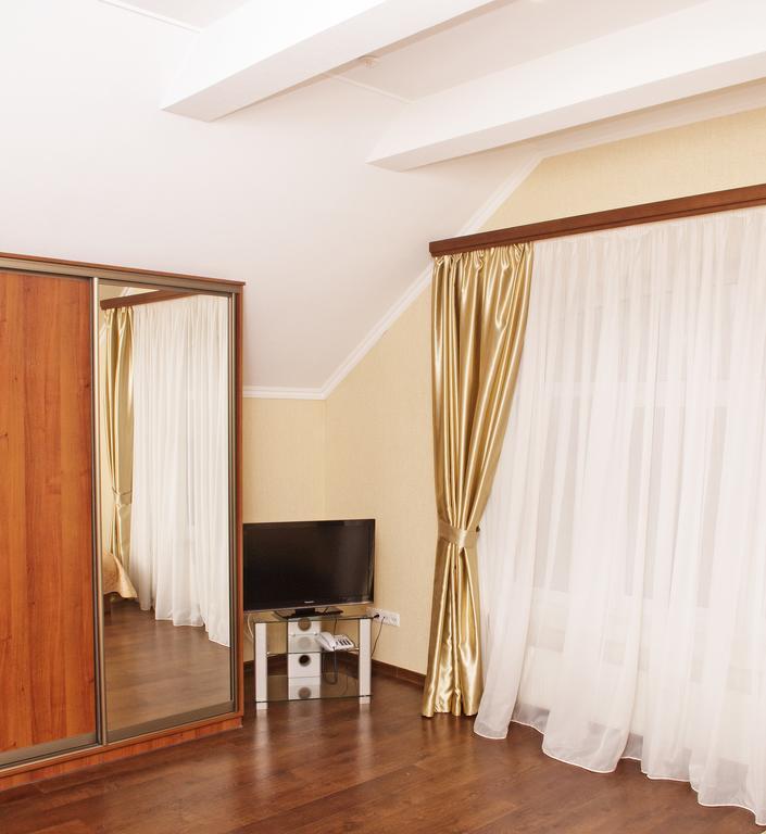 Sv Park Hotel คาร์คิฟ ภายนอก รูปภาพ