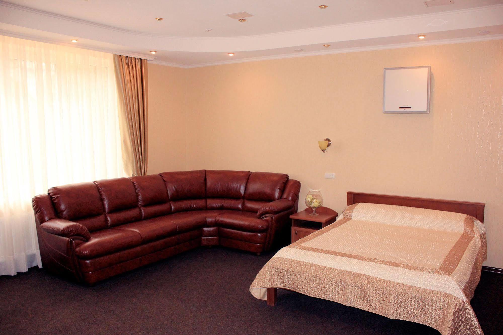 Sv Park Hotel คาร์คิฟ ภายนอก รูปภาพ